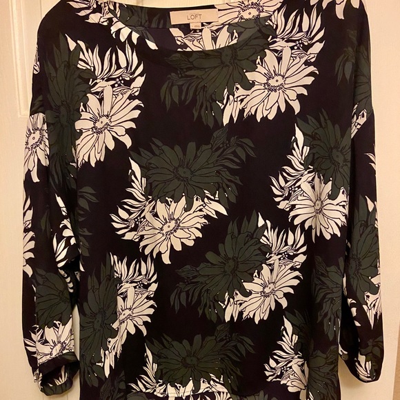 LOFT Tops - AT LOFT navy floral blouse 💙 Large